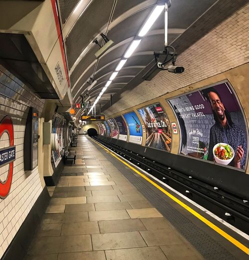 Londra'da Metro ile Ulaşım